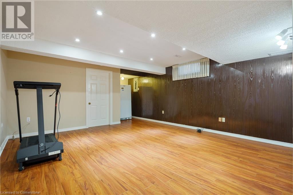 322 Stone Church Road E, Hamilton, Ontario  L9B 1B2 - Photo 37 - 40753558