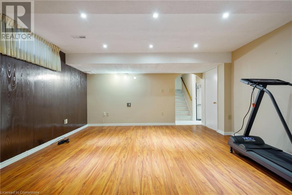 322 Stone Church Road E, Hamilton, Ontario  L9B 1B2 - Photo 38 - 40753558