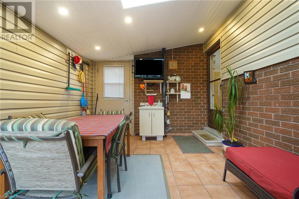 322 Stone Church Road E, Hamilton, Ontario  L9B 1B2 - Photo 42 - 40753558