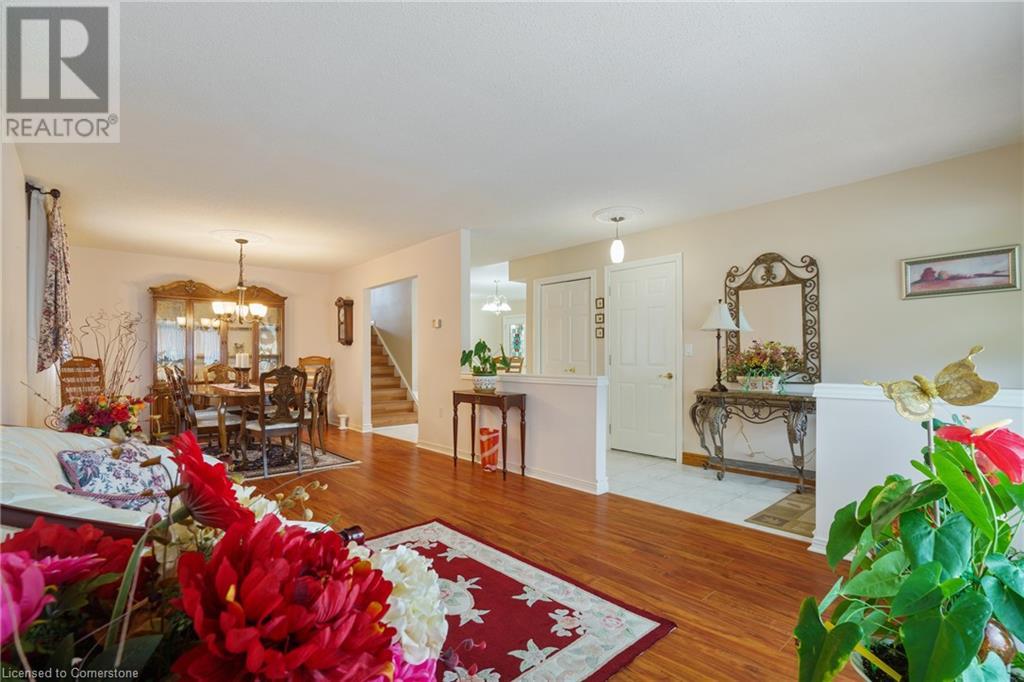 322 Stone Church Road E, Hamilton, Ontario  L9B 1B2 - Photo 7 - 40753558