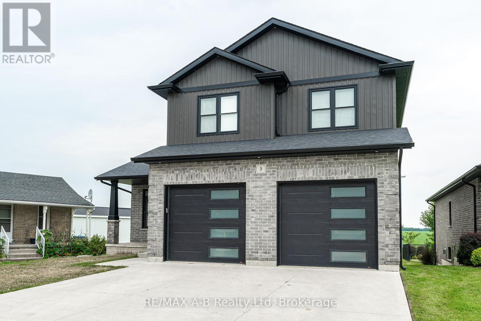 3 Glass Street, St. Marys, Ontario  N4X 1E5 - Photo 3 - X12302065