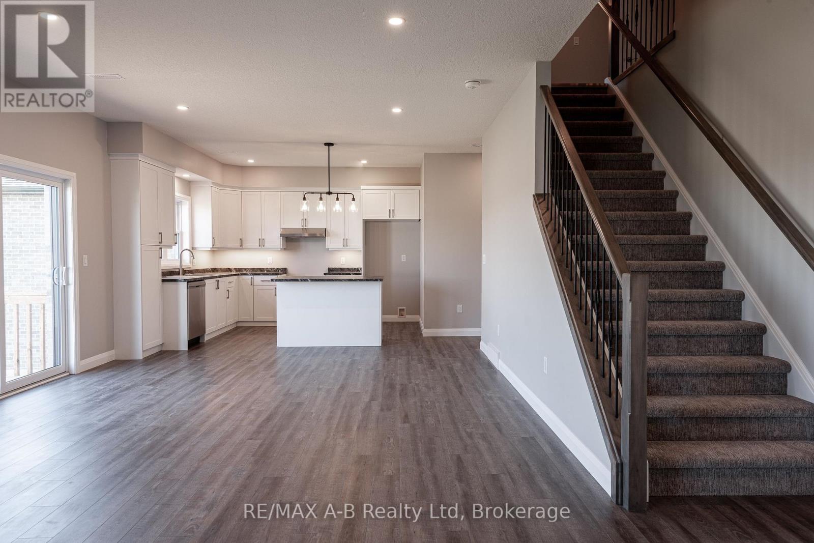 3 Glass Street, St. Marys, Ontario  N4X 1E5 - Photo 8 - X12302065