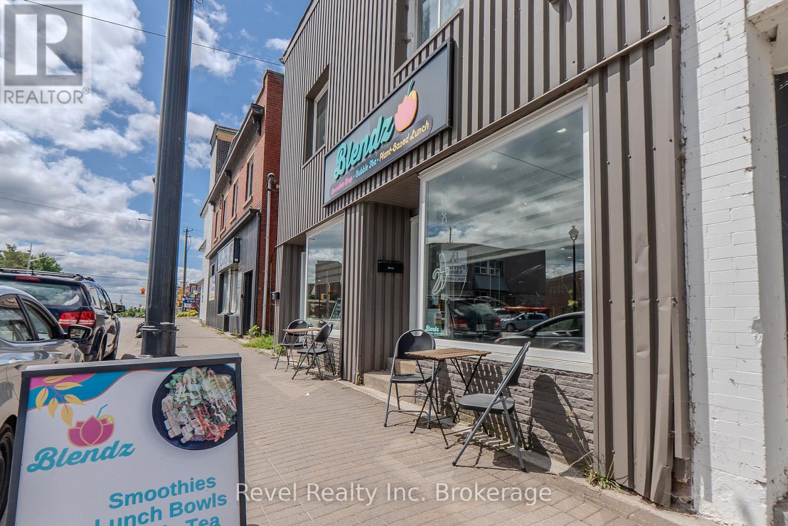 319 Algonquin Avenue, North Bay, Ontario P1B 4W1 - Photo 3 - X12302022