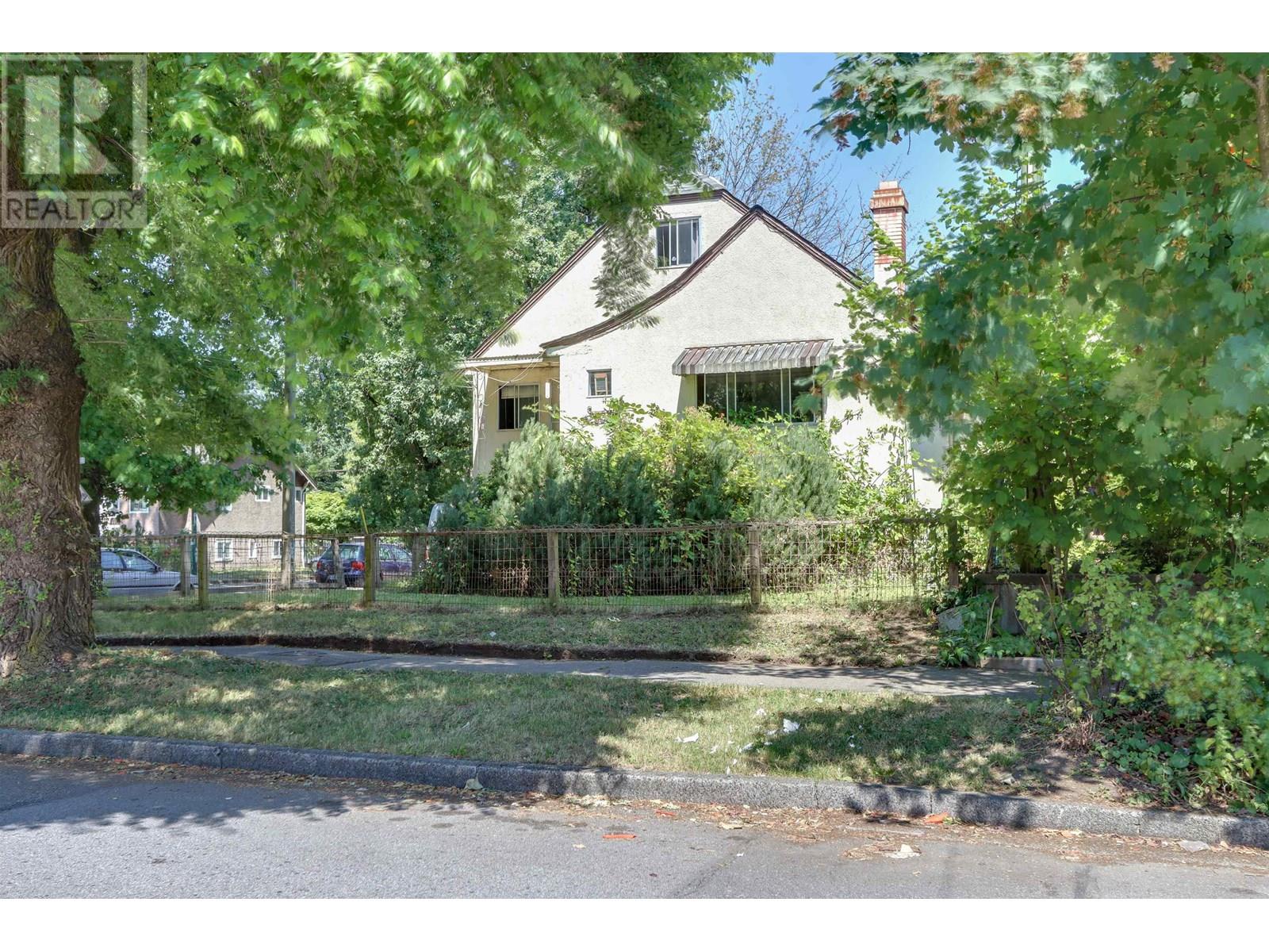 2305 Turner Street, Vancouver, British Columbia  V5L 2A6 - Photo 2 - R3029301
