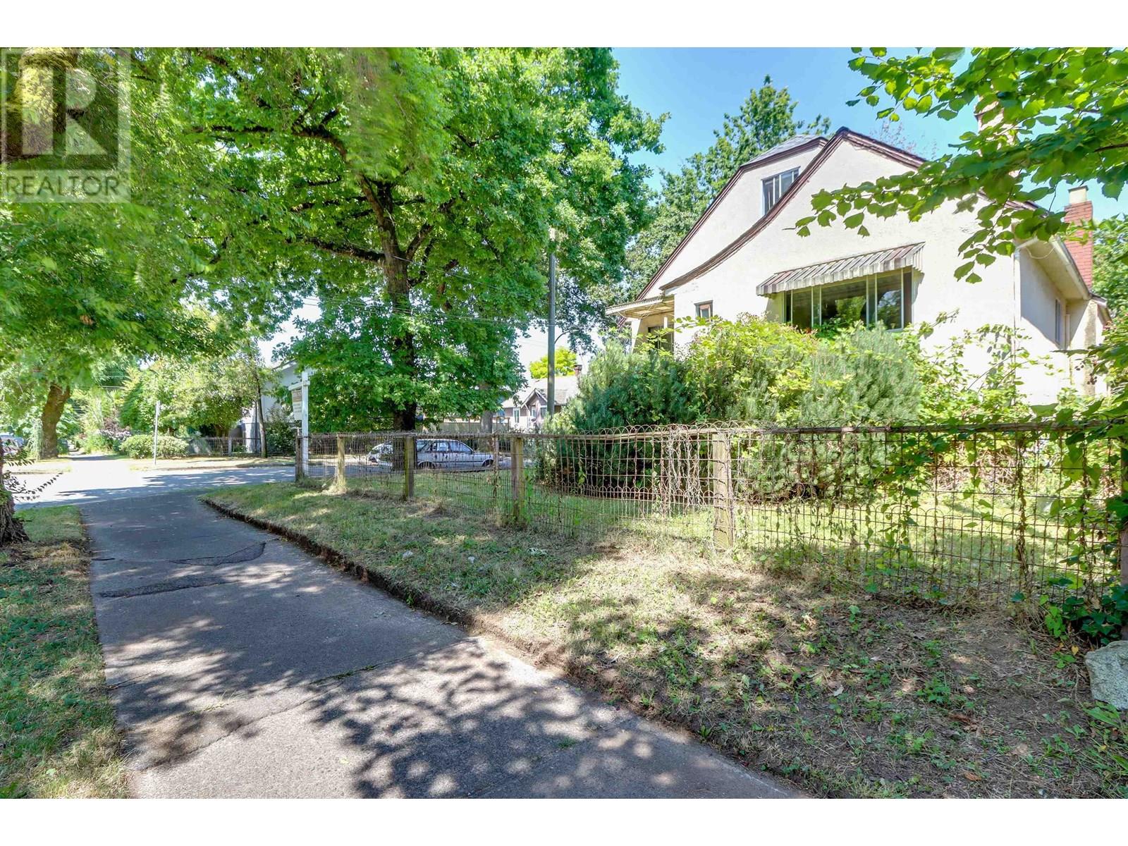 2305 Turner Street, Vancouver, British Columbia  V5L 2A6 - Photo 4 - R3029301