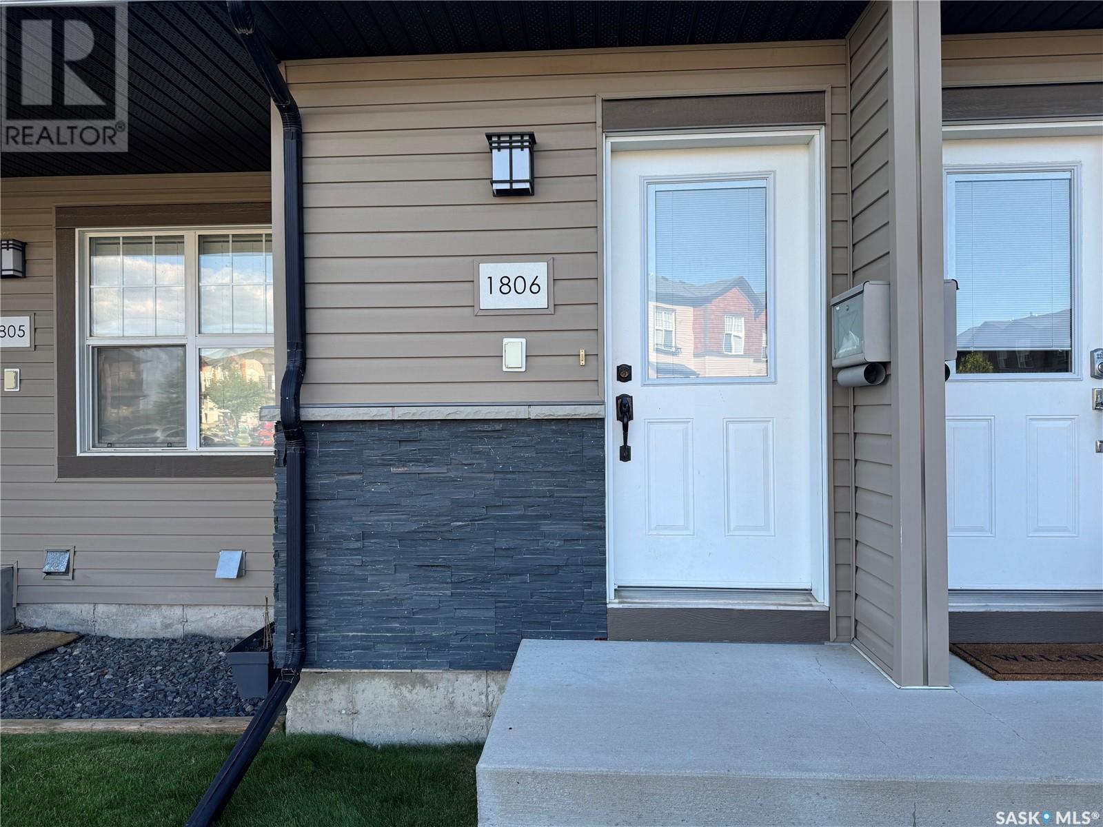 Property at 1806 1015 Patrick CRESCENT image 1