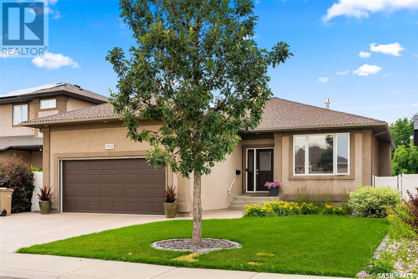 Property at 1918 Dunnison CRESCENT E image 2