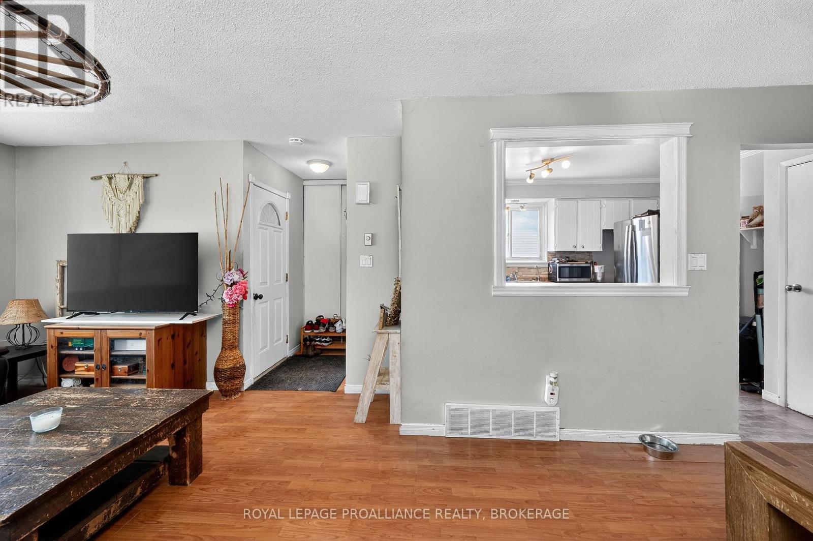 1088 Pinewood Place, Kingston, Ontario  K7P 1L1 - Photo 7 - X12302182