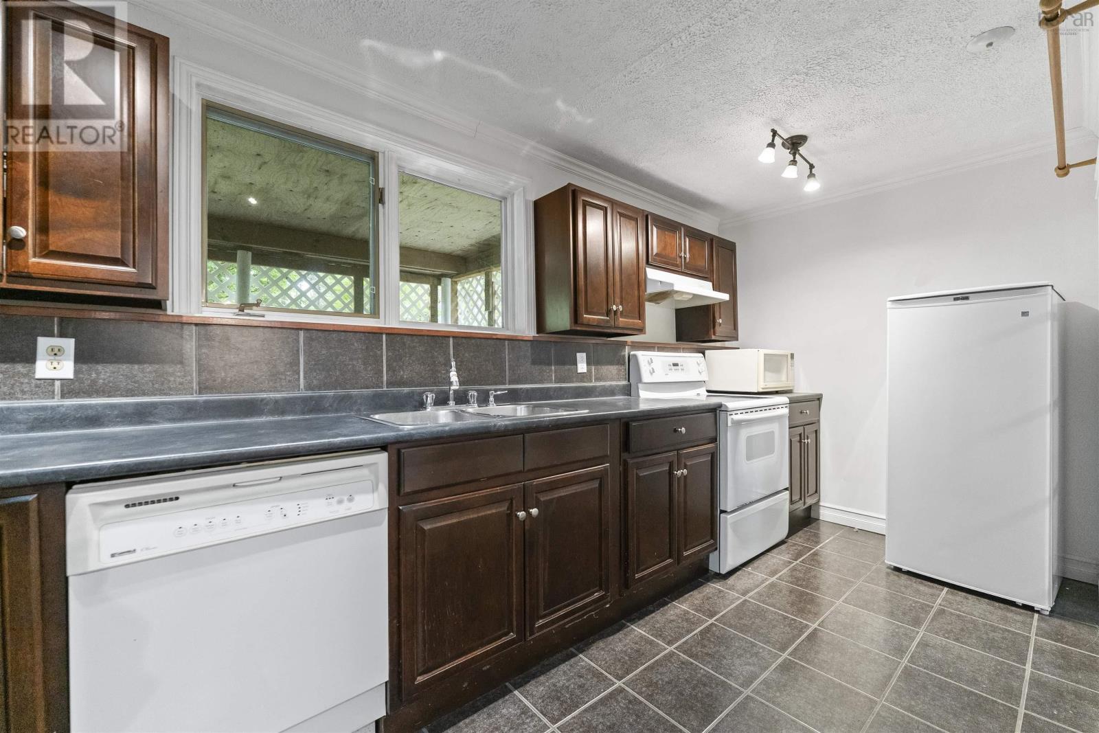 518 Lakeview Avenue, Middle Sackville, Nova Scotia  B4E 3B6 - Photo 46 - 202515453
