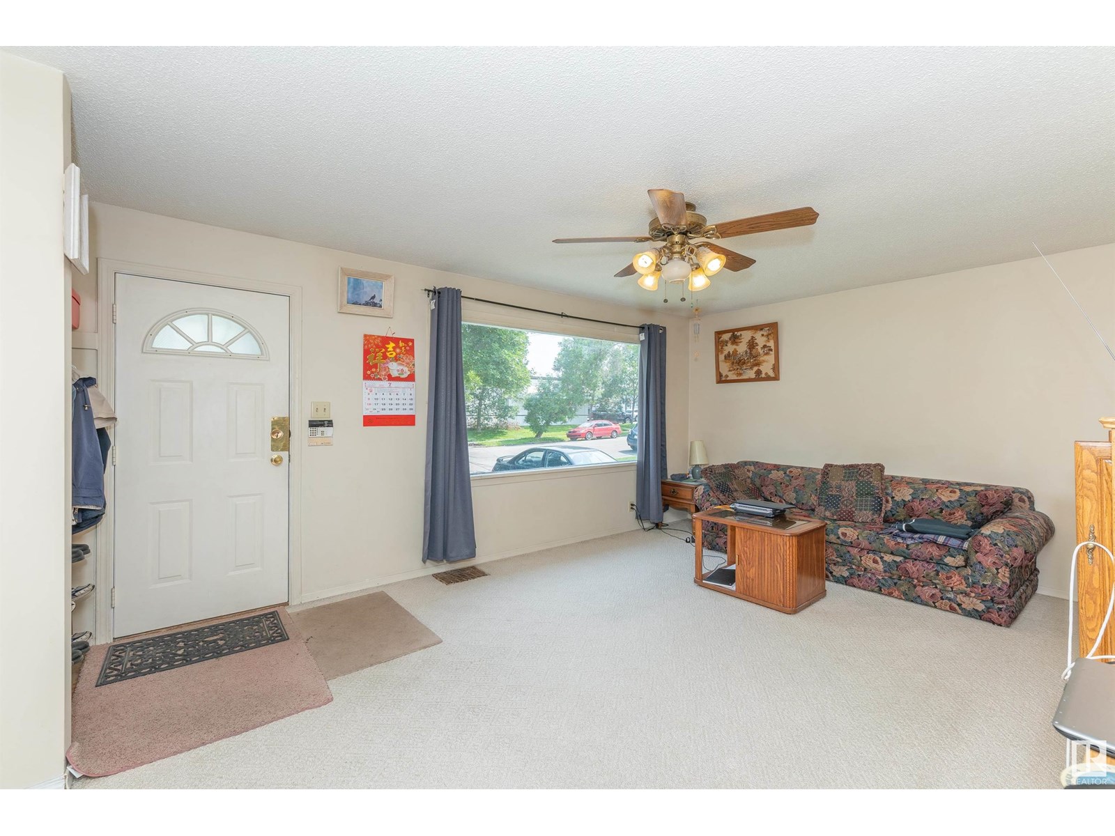 Property at 11810 49 ST NW image 5