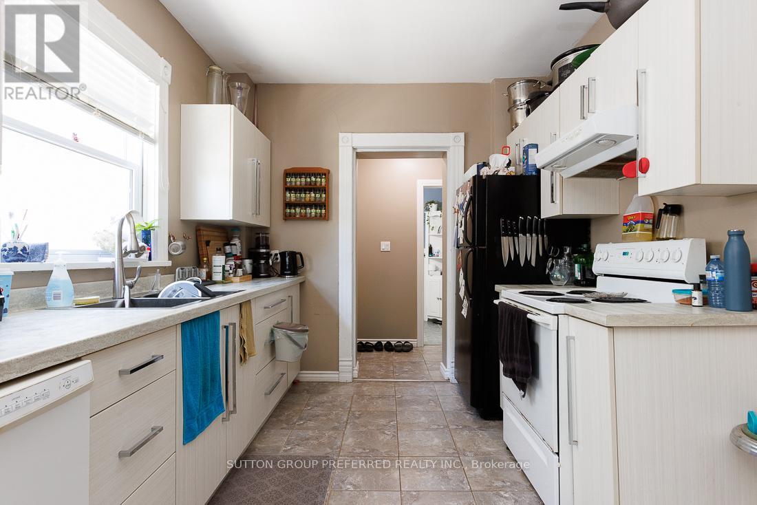 46 Springbank Drive, London South, Ontario  N6J 1E3 - Photo 14 - X12302150