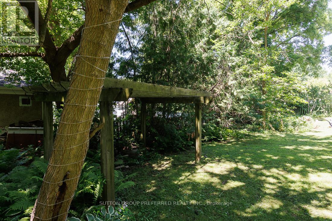 46 Springbank Drive, London South, Ontario  N6J 1E3 - Photo 40 - X12302150
