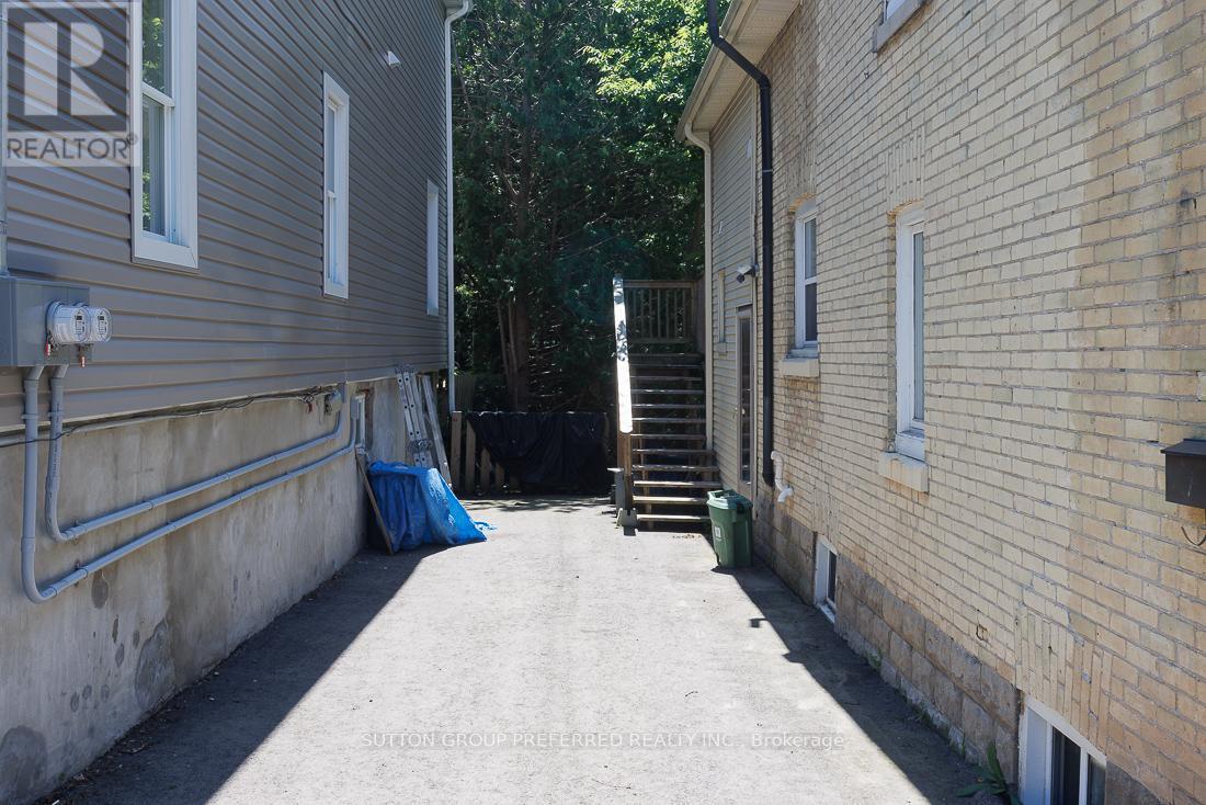 46 Springbank Drive, London South, Ontario  N6J 1E3 - Photo 6 - X12302150