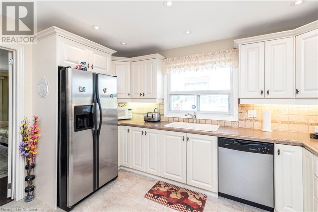 58 Centennial Parkway S, Hamilton, Ontario  L8G 2C4 - Photo 13 - 40753966