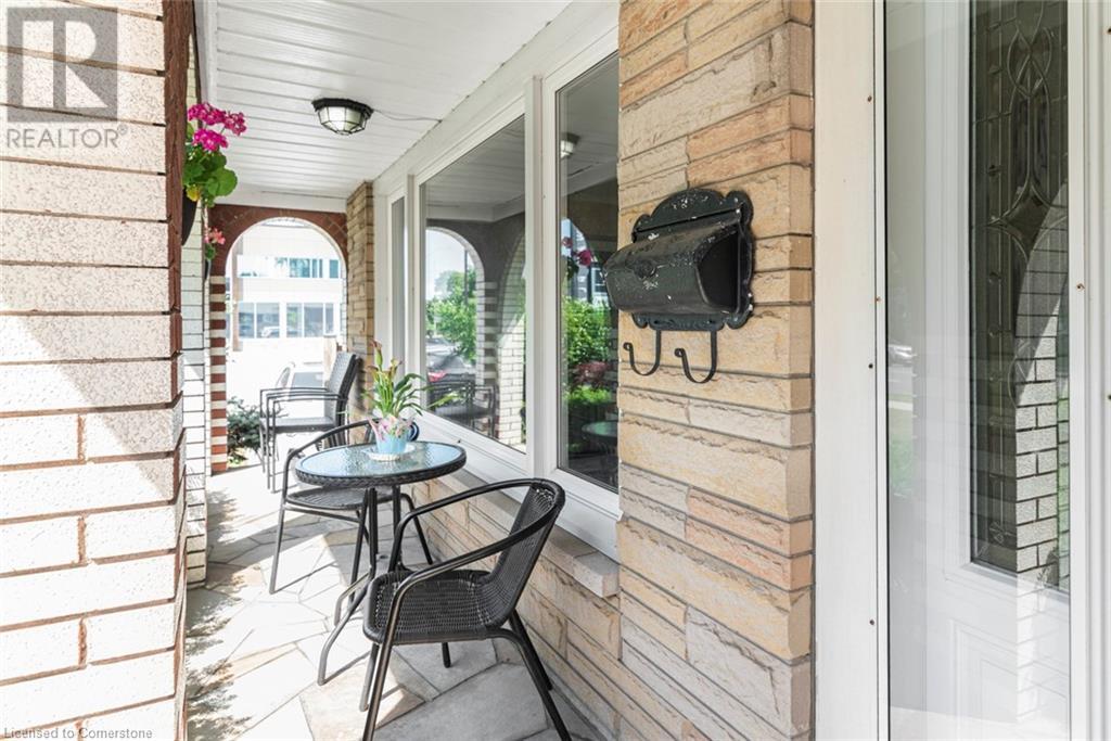 58 Centennial Parkway S, Hamilton, Ontario  L8G 2C4 - Photo 2 - 40753966