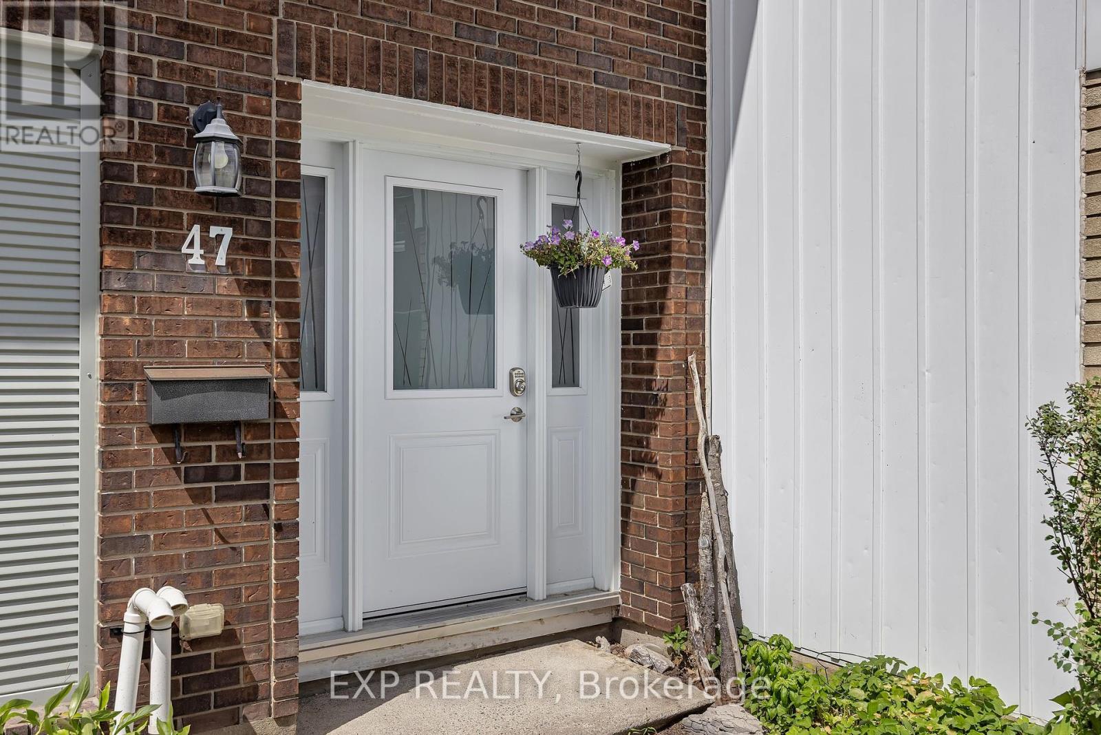 Property at 47 - 2300 OGILVIE ROAD image 3