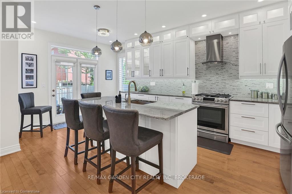 3323 Whilabout Terrace, Oakville, Ontario  L6L 0A8 - Photo 16 - W12302144