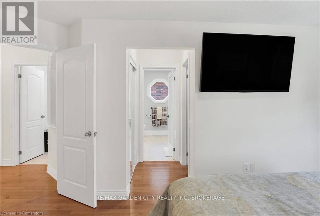 3323 Whilabout Terrace, Oakville, Ontario  L6L 0A8 - Photo 27 - W12302144
