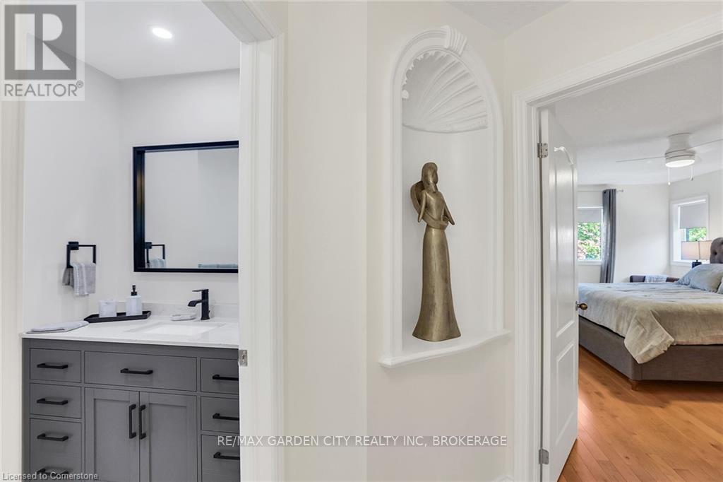 3323 Whilabout Terrace, Oakville, Ontario  L6L 0A8 - Photo 30 - W12302144