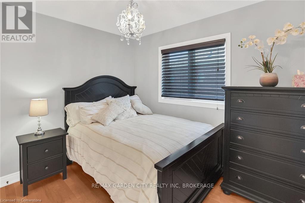 3323 Whilabout Terrace, Oakville, Ontario  L6L 0A8 - Photo 33 - W12302144