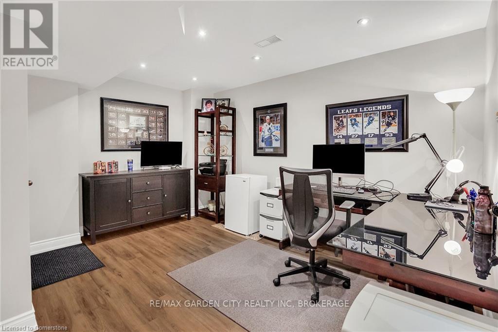 3323 Whilabout Terrace, Oakville, Ontario  L6L 0A8 - Photo 34 - W12302144
