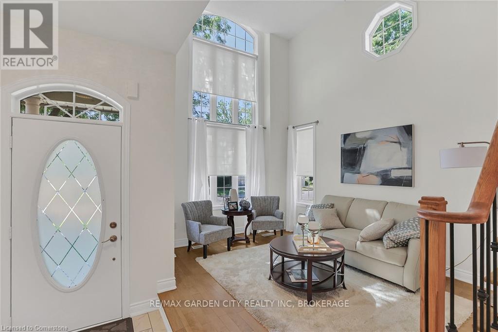 3323 Whilabout Terrace, Oakville, Ontario  L6L 0A8 - Photo 6 - W12302144
