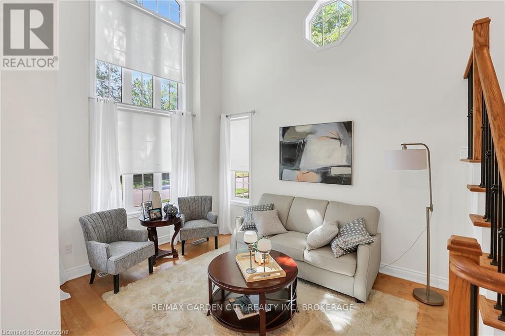 3323 Whilabout Terrace, Oakville, Ontario  L6L 0A8 - Photo 7 - W12302144
