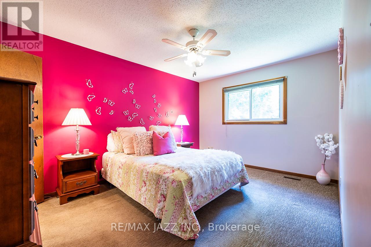 55 Regency Crescent, Whitby, Ontario  L1N 7K8 - Photo 15 - E12302265