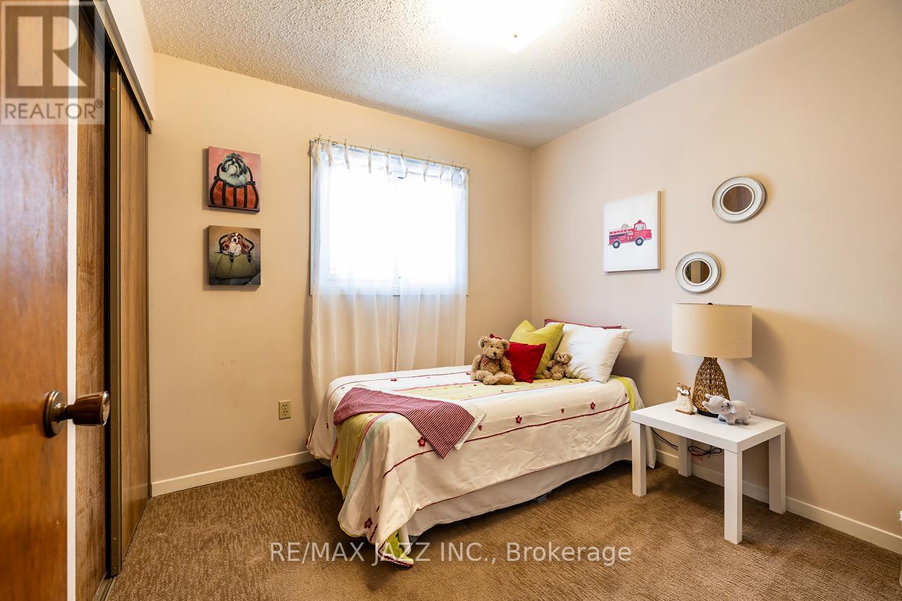 55 Regency Crescent, Whitby, Ontario  L1N 7K8 - Photo 19 - E12302265