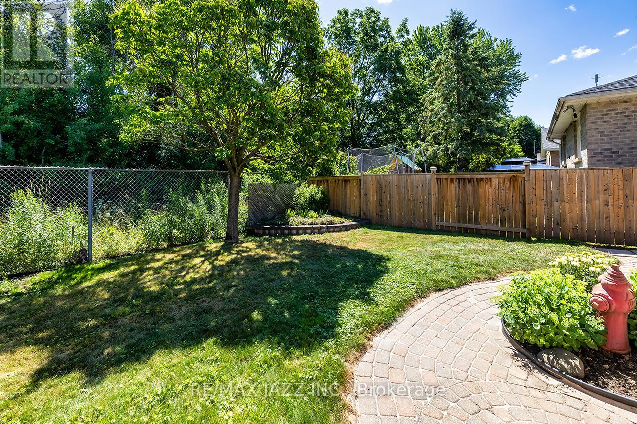 55 Regency Crescent, Whitby, Ontario  L1N 7K8 - Photo 35 - E12302265