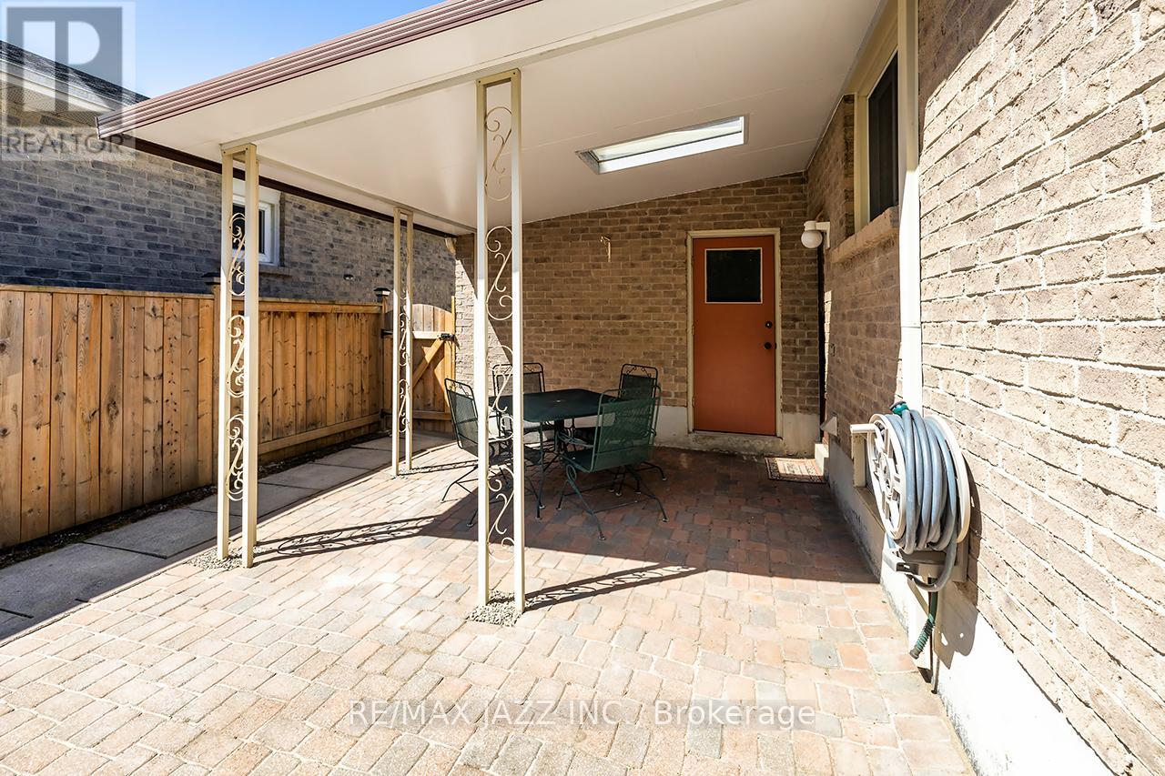 55 Regency Crescent, Whitby, Ontario  L1N 7K8 - Photo 39 - E12302265