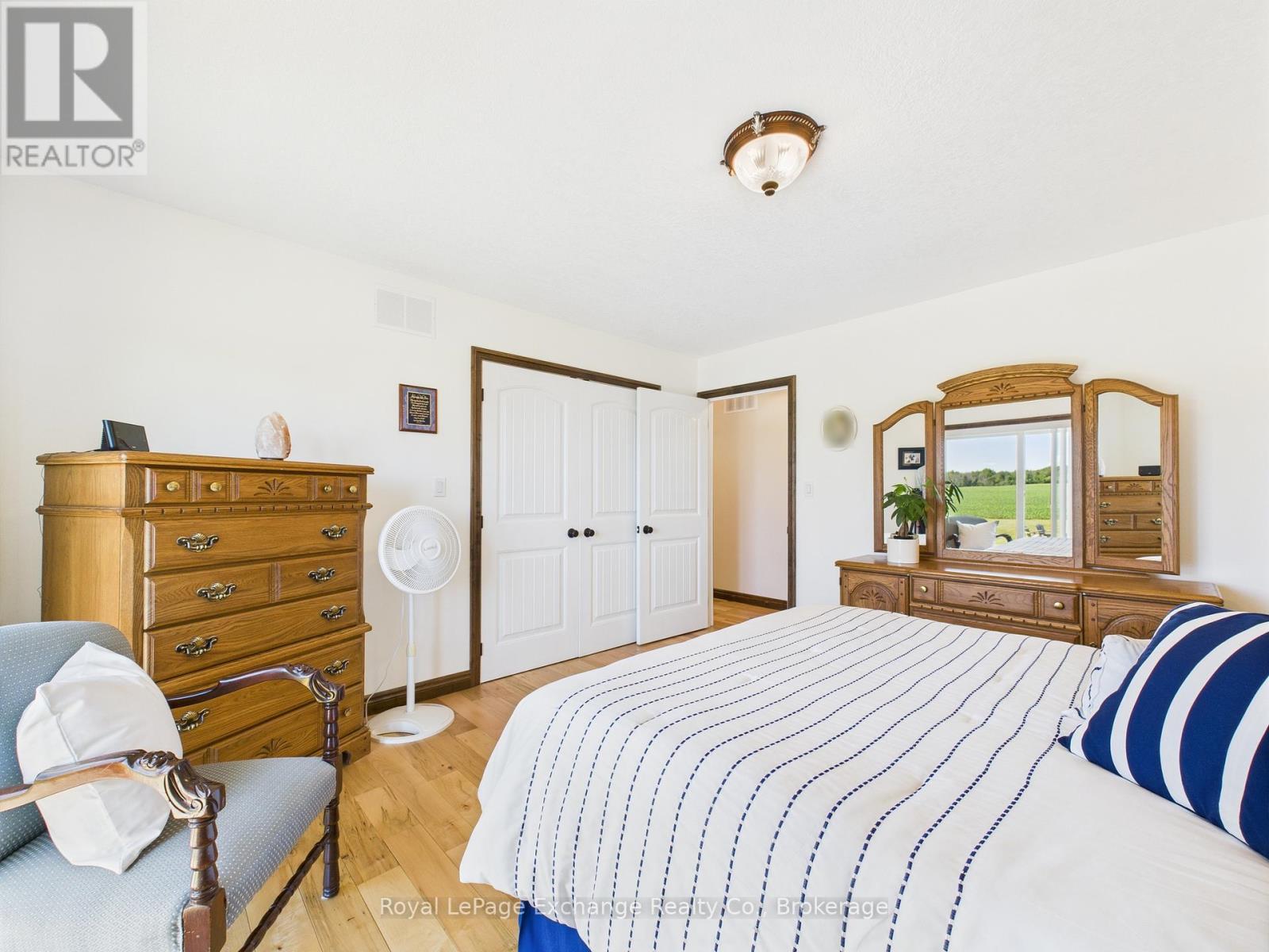 422 Hayes Lake Avenue, Huron-Kinloss, Ontario  N0G 2B0 - Photo 19 - X12302132