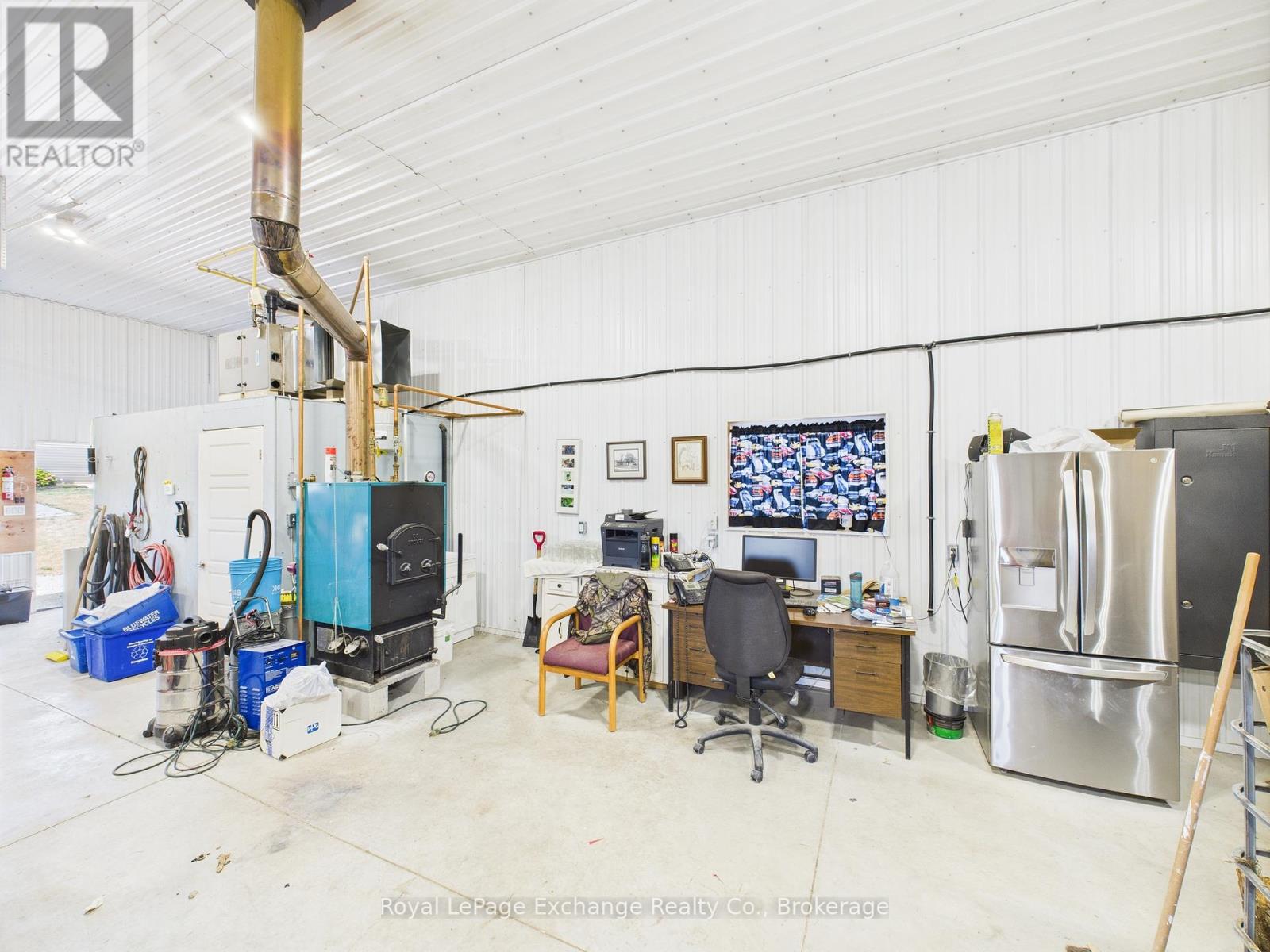 422 Hayes Lake Avenue, Huron-Kinloss, Ontario  N0G 2B0 - Photo 38 - X12302132