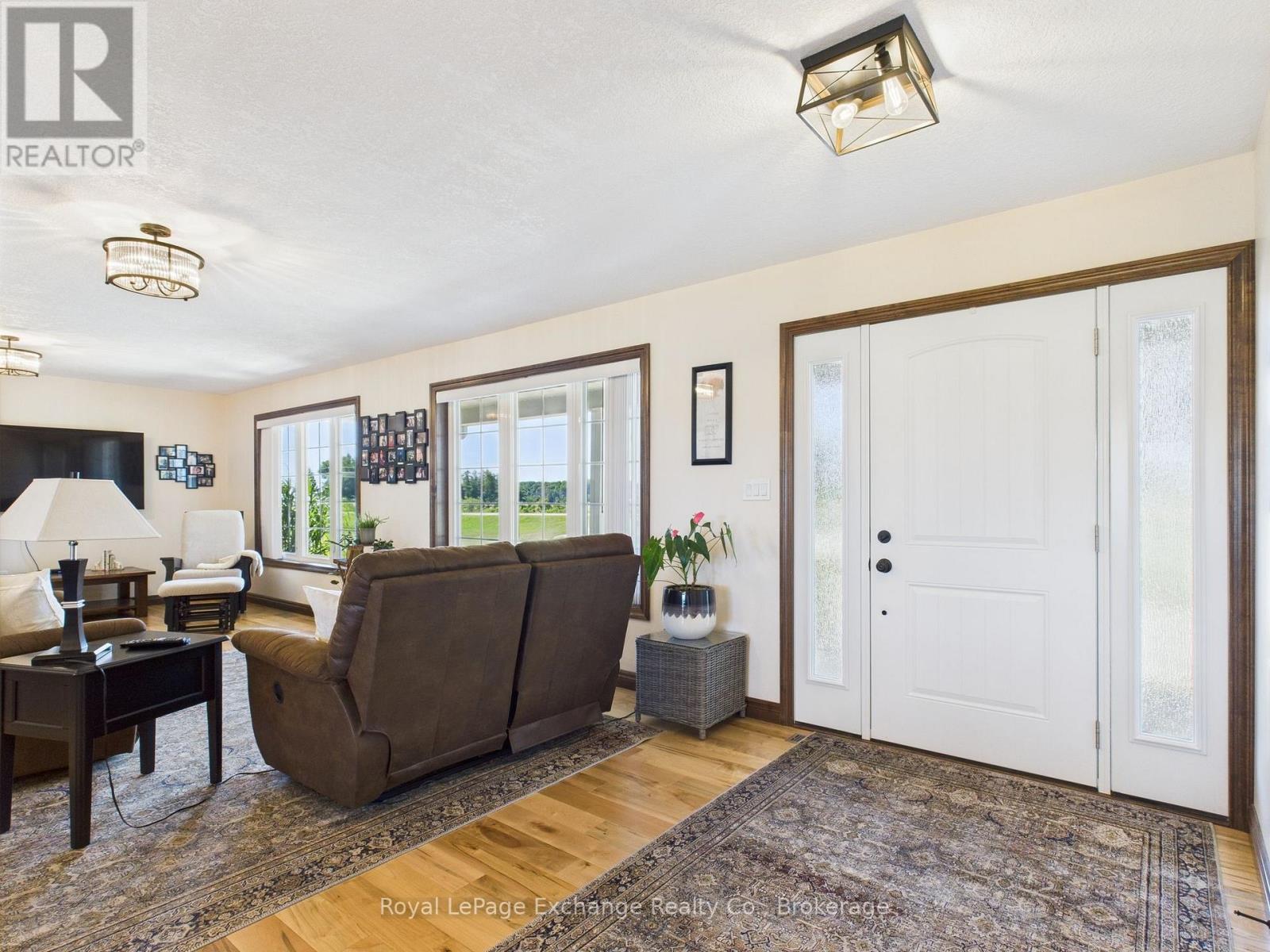 422 Hayes Lake Avenue, Huron-Kinloss, Ontario  N0G 2B0 - Photo 6 - X12302132