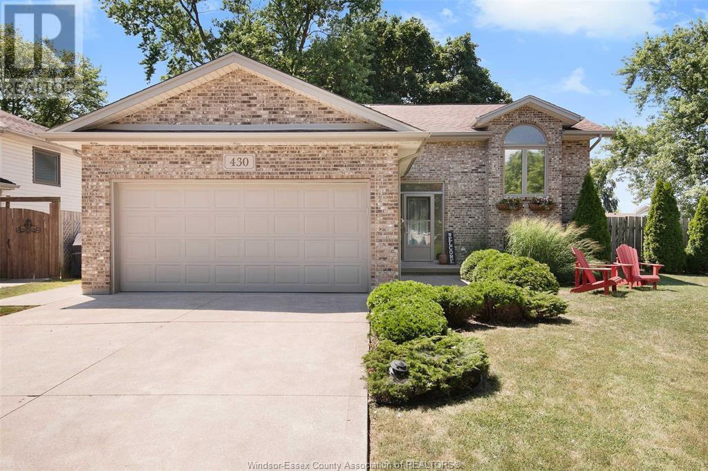 Property at 430 Thorn Ridge CRESCENT image 1