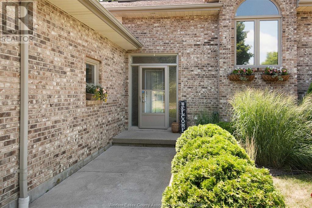 Property at 430 Thorn Ridge CRESCENT image 4