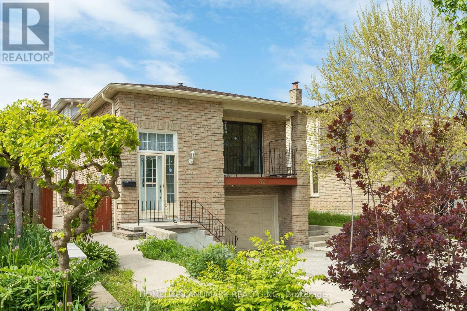 Property at 82 DAFOE CRESCENT image 1