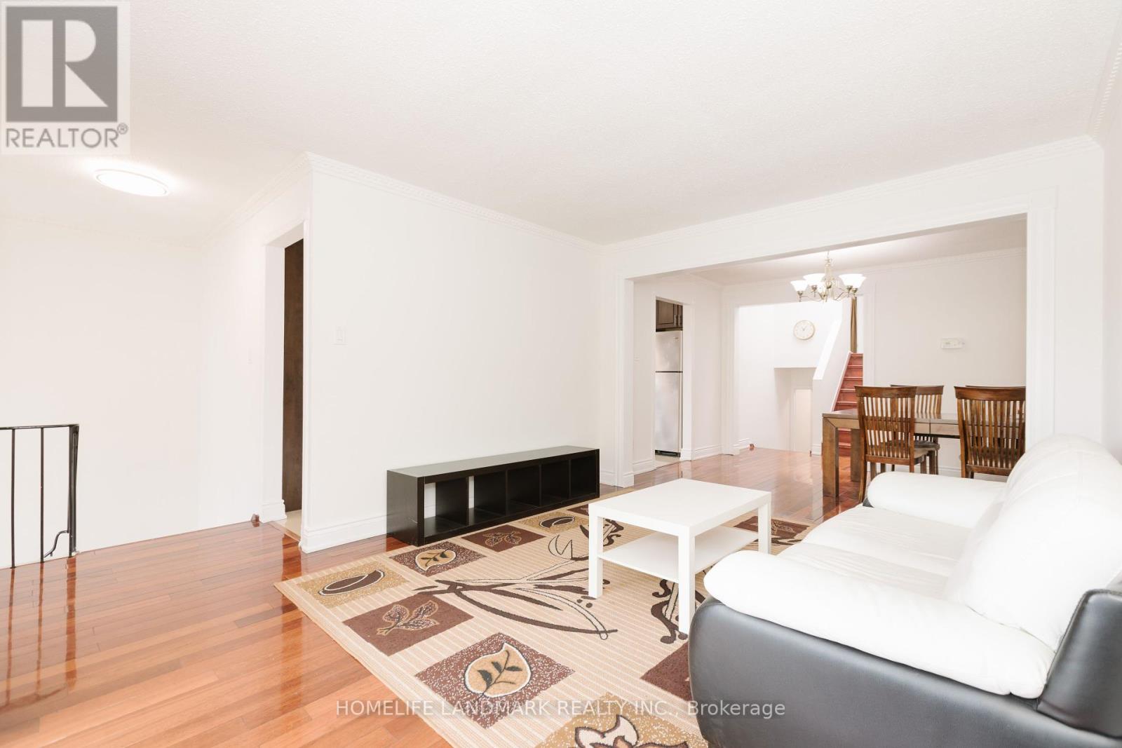 Property at 82 DAFOE CRESCENT image 4