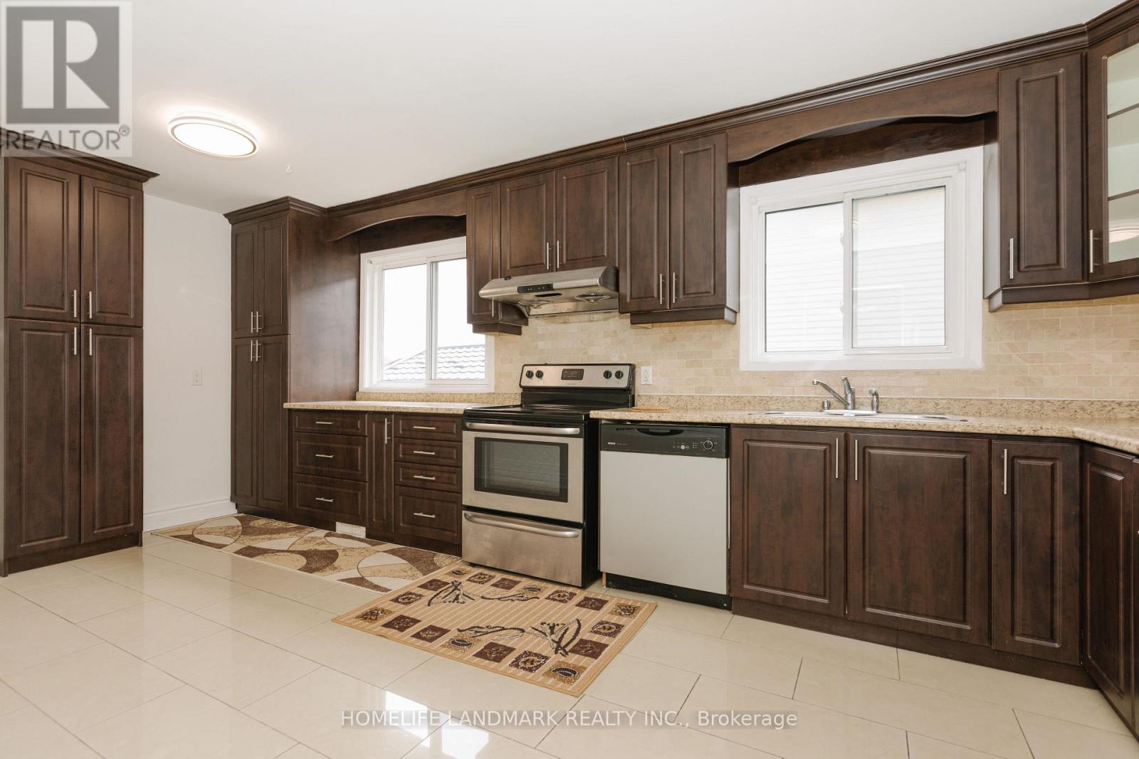 82 Dafoe Crescent, Brampton, Ontario  L6Y 2L2 - Photo 8 - W12302003