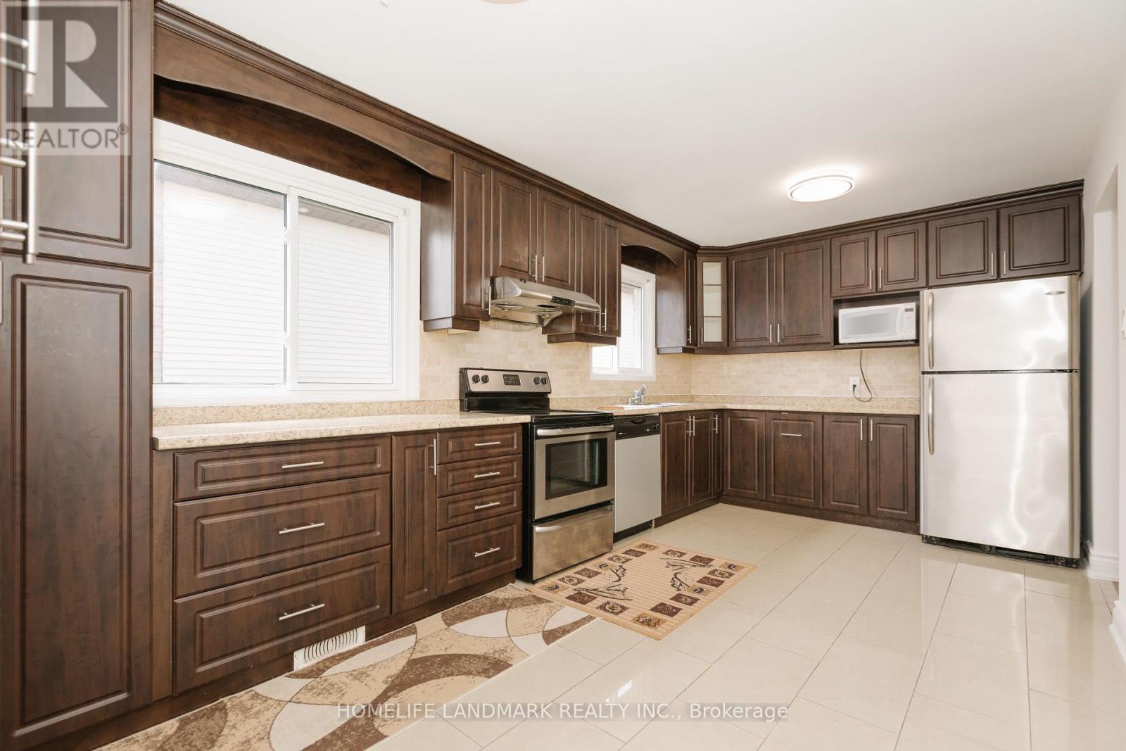 82 Dafoe Crescent, Brampton, Ontario  L6Y 2L2 - Photo 9 - W12302003