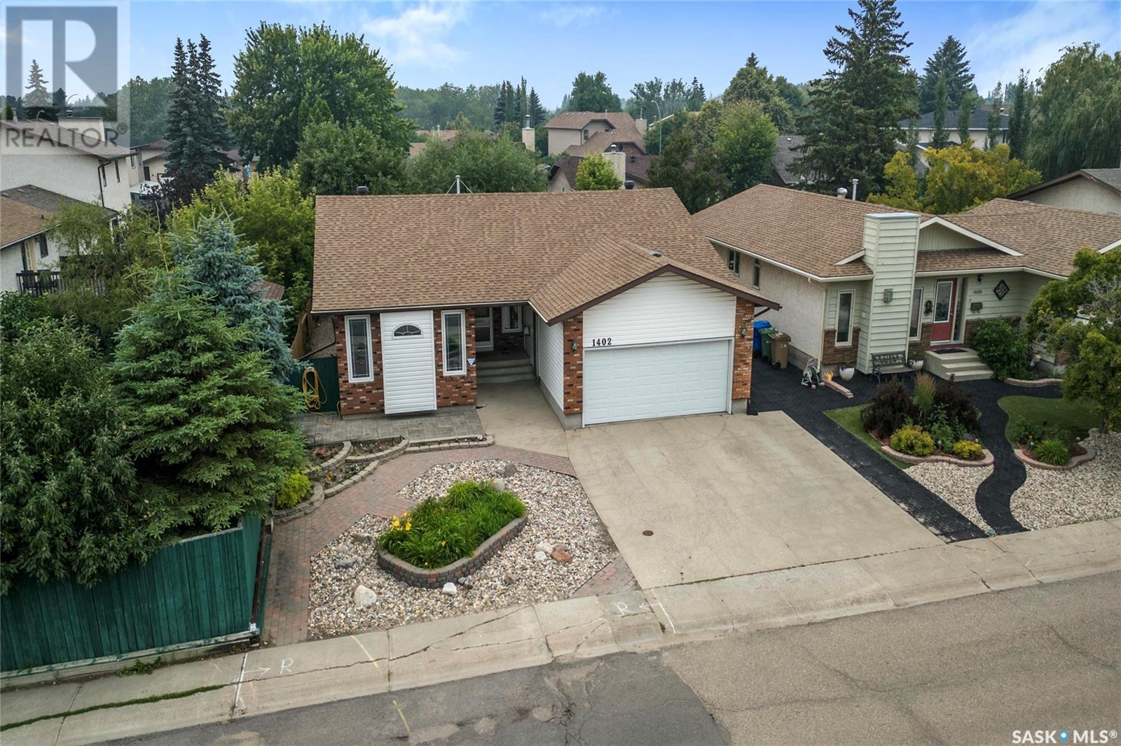 Property at 1402 Radway STREET N image 2
