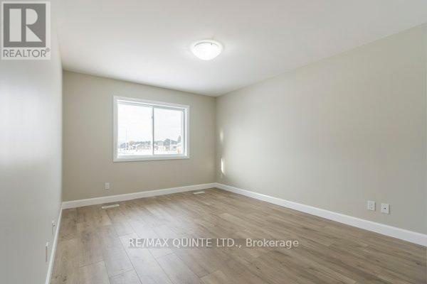 55 Sandhu Crescent, Belleville, Ontario  K8P 0G7 - Photo 10 - X12300955