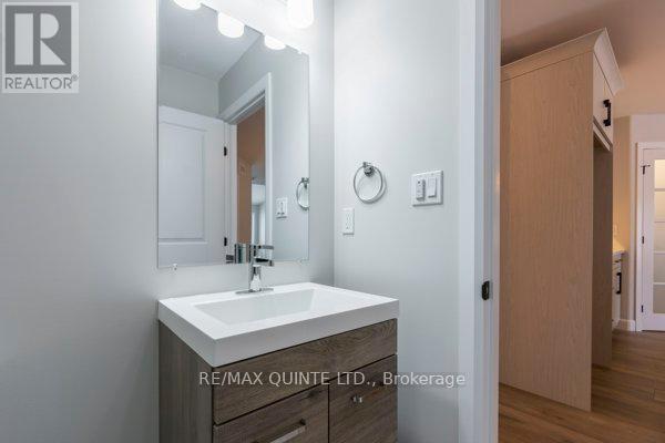 55 Sandhu Crescent, Belleville, Ontario  K8P 0G7 - Photo 14 - X12300955