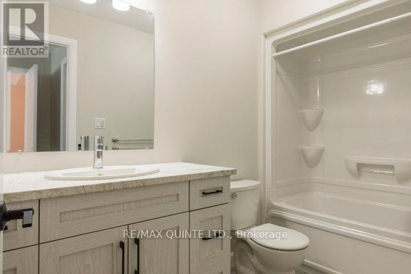 55 Sandhu Crescent, Belleville, Ontario  K8P 0G7 - Photo 12 - X12300955