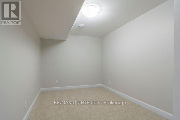 55 Sandhu Crescent, Belleville, Ontario  K8P 0G7 - Photo 20 - X12300955