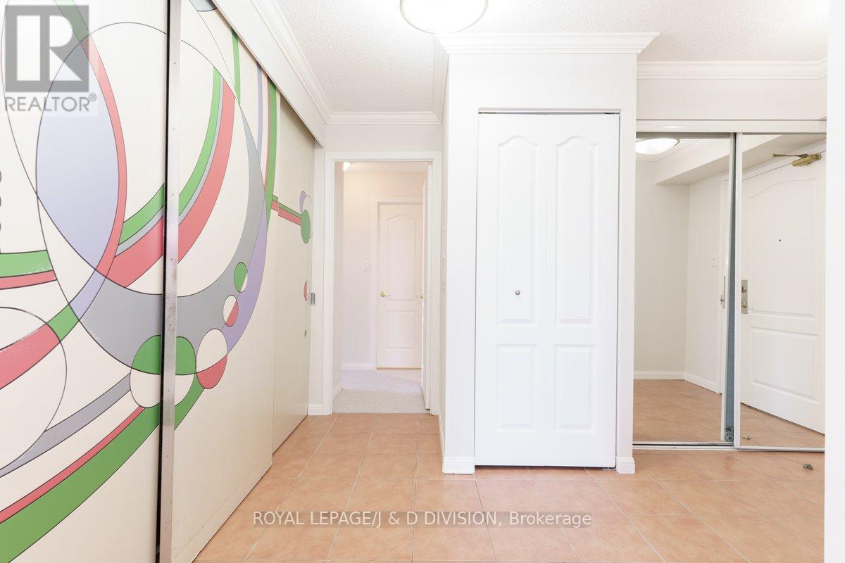 Property at 404 - 18 WANLESS AVENUE image 5