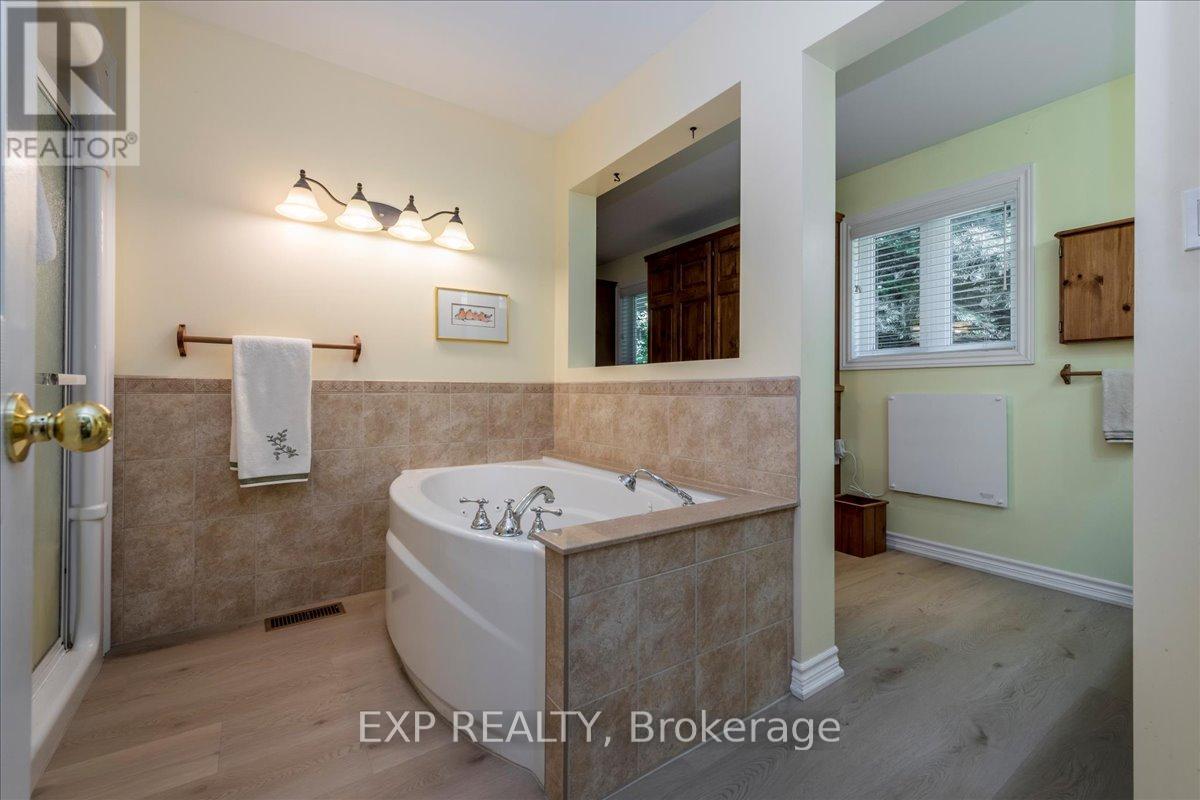 220 Gilwood Park Drive, Penetanguishene, Ontario  L9M 1Z6 - Photo 27 - S12302082