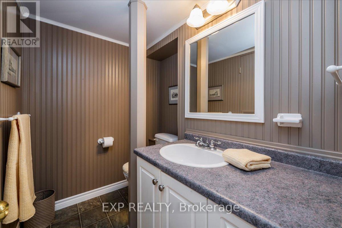 220 Gilwood Park Drive, Penetanguishene, Ontario  L9M 1Z6 - Photo 36 - S12302082