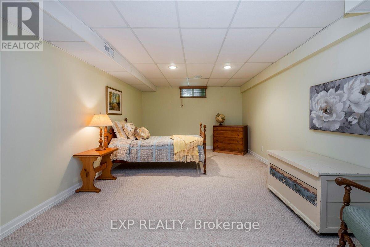 220 Gilwood Park Drive, Penetanguishene, Ontario  L9M 1Z6 - Photo 38 - S12302082