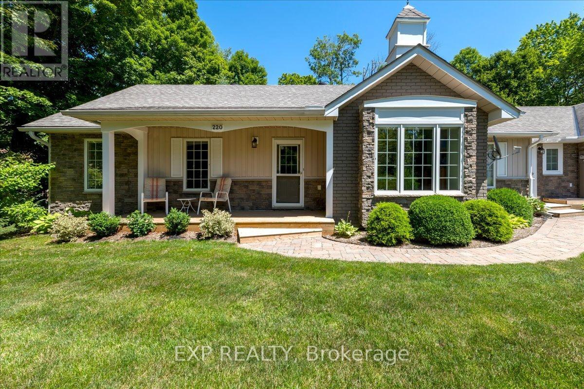 220 Gilwood Park Drive, Penetanguishene, Ontario  L9M 1Z6 - Photo 6 - S12302082